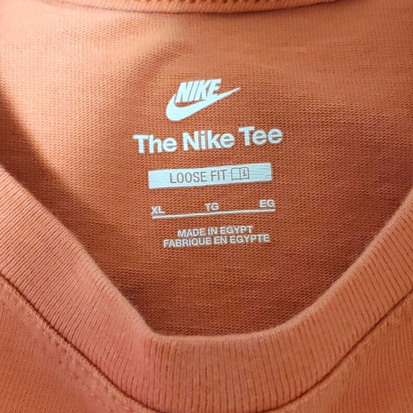 Nike box tee; orange; size XL womens - Picture 2 of 3